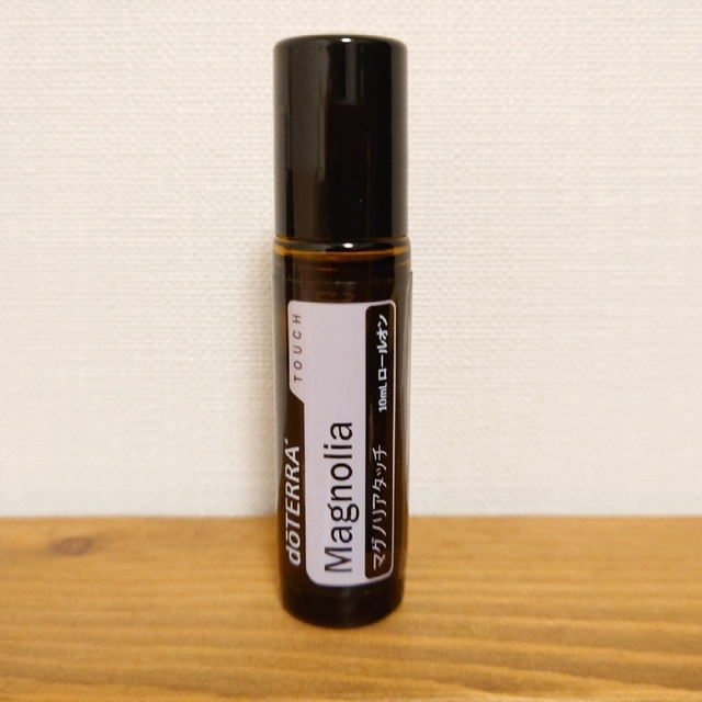 doTERRA(ドテラ)のドテラ☆マグノリアタッチ【お値下げ】10ml☆新品 コスメ/美容のリラクゼーション(エッセンシャルオイル（精油）)の商品写真