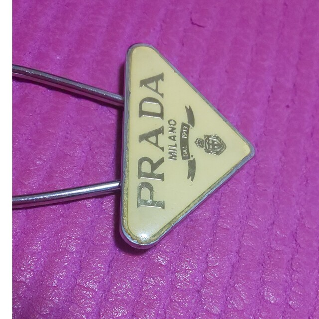 PRADA(プラダ)のPRADA キーホルダー メンズのファッション小物(キーホルダー)の商品写真