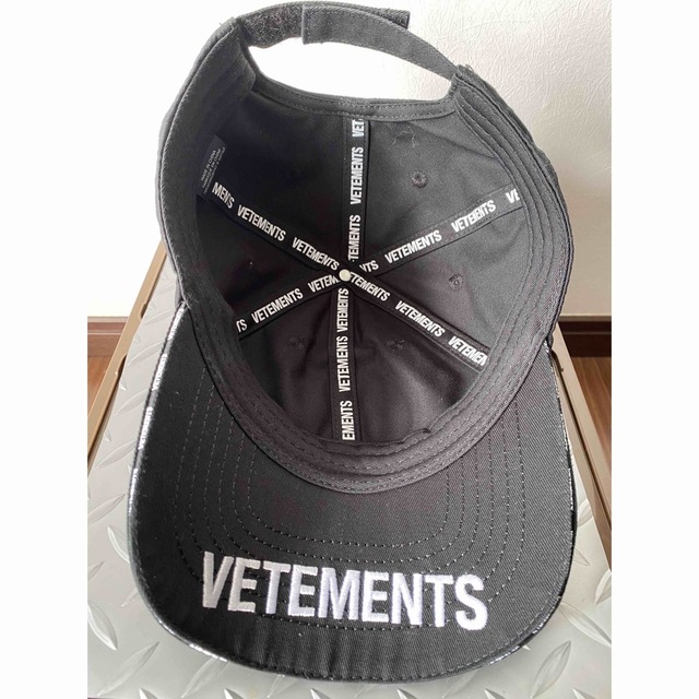 VETEMENTS ヴェトモン MAINSTREAMロゴ ベースボールキャップ