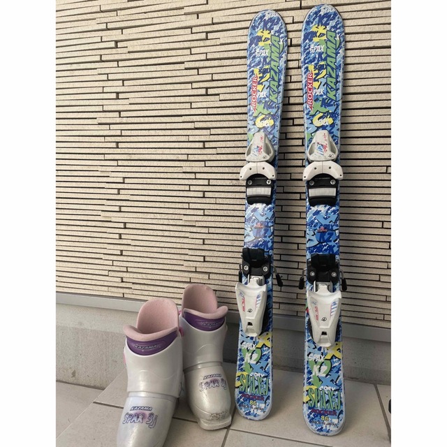 子供用スキーセット スキー板 スキーブーツ 手袋の通販 by あひる's