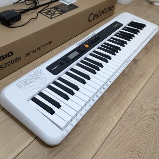 カシオ(CASIO)の中古 CASIO　casiotone ct-s200we 電子キーボード／ピアノ(電子ピアノ)