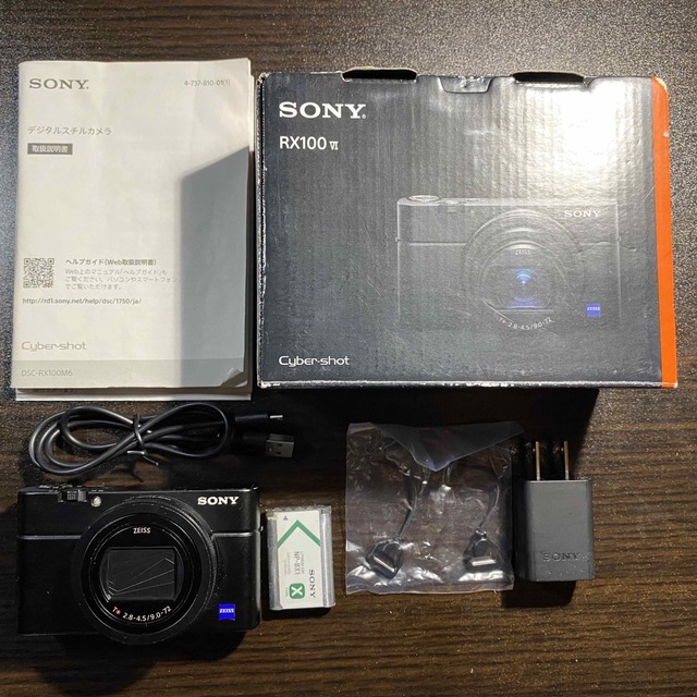 SONY(ソニー)のSONY コンパクトデジタルカメラ DSC-RX100M6 シューグリップ付き スマホ/家電/カメラのカメラ(コンパクトデジタルカメラ)の商品写真