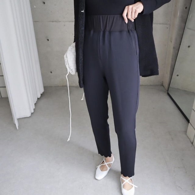 YOKO CHAN(ヨーコチャン)の【新品未使用」ella  日本製 scallop leggings pants レディースのパンツ(カジュアルパンツ)の商品写真