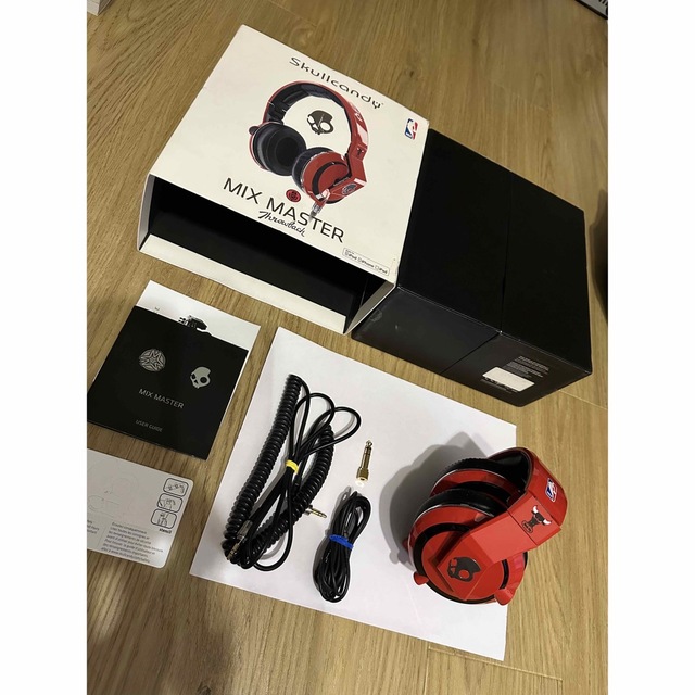 Skullcandy(スカルキャンディ)のSkullcandy MIX MASTER Throwback NBA ブルズ スマホ/家電/カメラのオーディオ機器(ヘッドフォン/イヤフォン)の商品写真