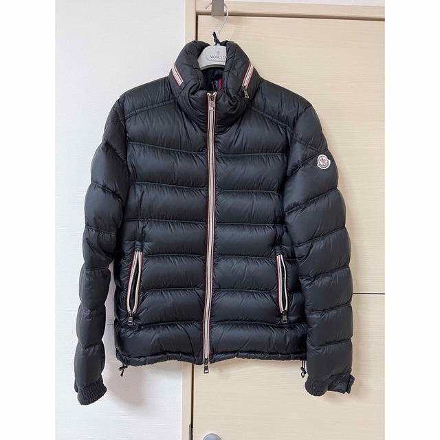 MONCLER(モンクレール)のモンクレール　ダウン　サイズ１ メンズのジャケット/アウター(ダウンジャケット)の商品写真