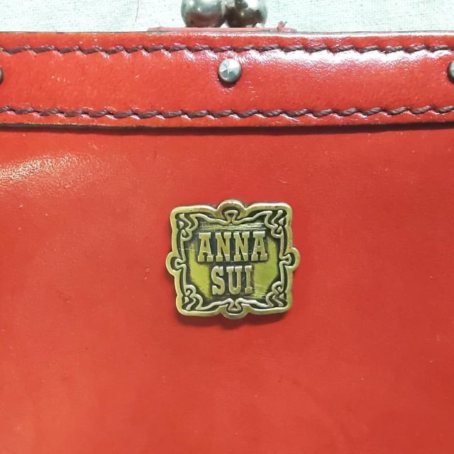 ANNA SUI(アナスイ)のアナスイ AnnaSui がま口 折り財布 ロゴプレート 赤 スタッズ レディースのファッション小物(財布)の商品写真