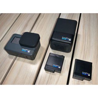 ゴープロ(GoPro)のGoPro HERO6 + 純正充電器 + 純正バッテリーx2(ビデオカメラ)