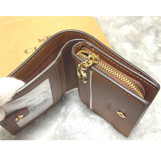 年末年始セール！【新品】COACH コーチ スナップ ウォレット 二つ折り財布