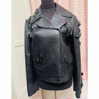 モスキーノ(MOSCHINO)の美品　状態考慮　ヴィンテージ　モスキーノ　本革レザー　ライダースジャケット　花(ライダースジャケット)