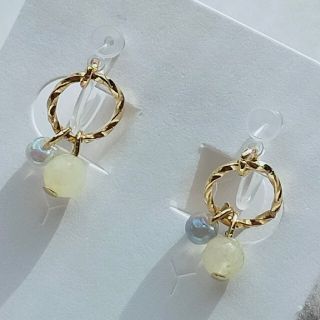 イヤリング　樹脂ノンホールピアス　クリームイエロー(イヤリング)