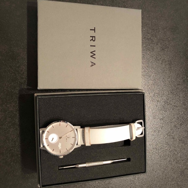 TRIWA(トリワ)のTRIWA  白　レディース　腕時計　SVST102 レディースのファッション小物(腕時計)の商品写真