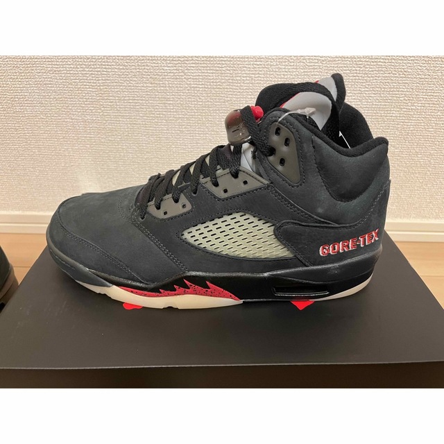 NIKE(ナイキ)のNIKE AIR JORDAN 5 RETRO GTX レディースの靴/シューズ(スニーカー)の商品写真