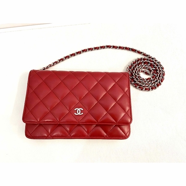 CHANEL(シャネル)の★美品★ シャネル クラッシック チェーンウォレット ラムスキン 赤 レディースのファッション小物(財布)の商品写真