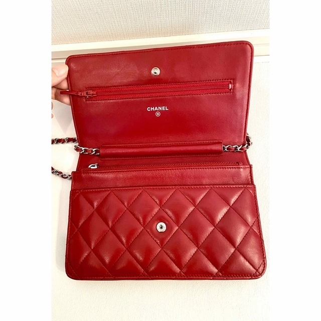 CHANEL(シャネル)の★美品★ シャネル クラッシック チェーンウォレット ラムスキン 赤 レディースのファッション小物(財布)の商品写真