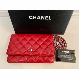 シャネル(CHANEL)の★美品★ シャネル クラッシック チェーンウォレット ラムスキン 赤(財布)