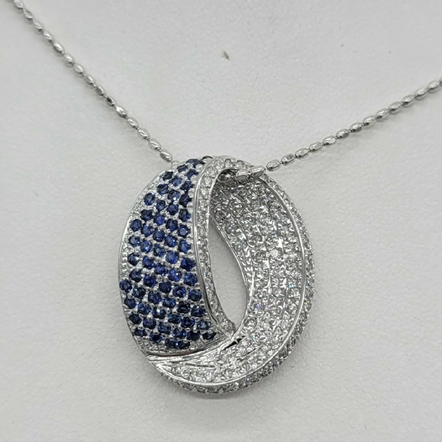 綺麗なブルーサファイアとダイヤモンドのネックレス