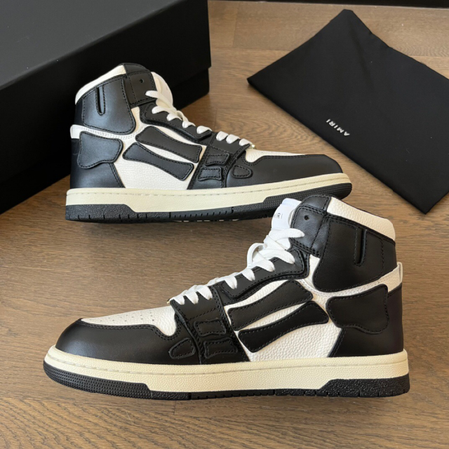 新しく着き 未使用 AMIRI アミリ SKEL TOP HI スカルトップ スニーカー