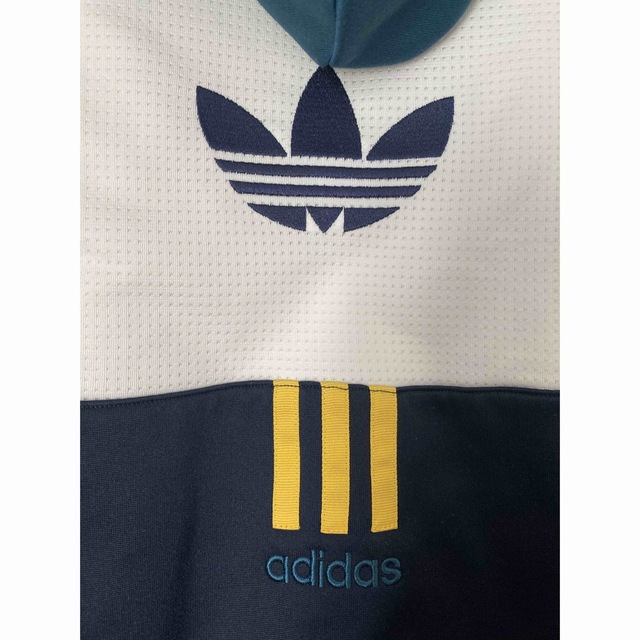 adidas パーカー