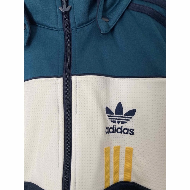 adidas パーカー