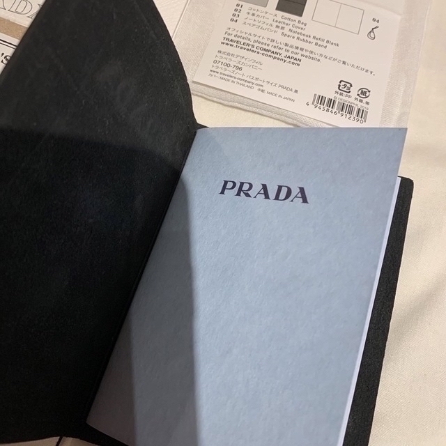 トラベラーズノート　プラダ　ブラック　パスポートサイズ　PRADA