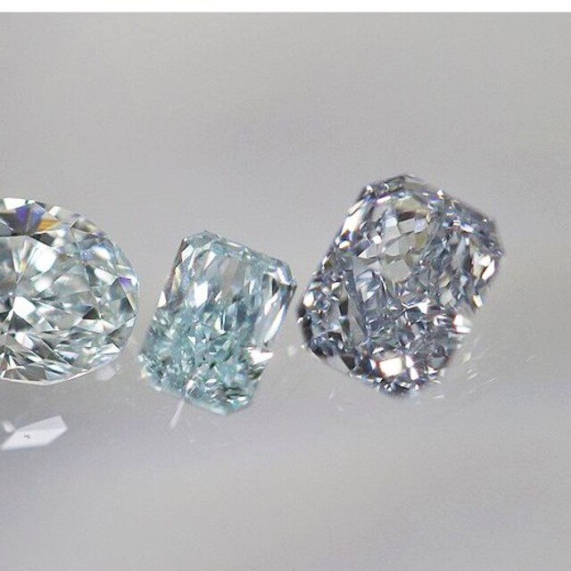 FANCY Greenish Blueブルーダイヤモンド　PT950　リング レディースのアクセサリー(リング(指輪))の商品写真