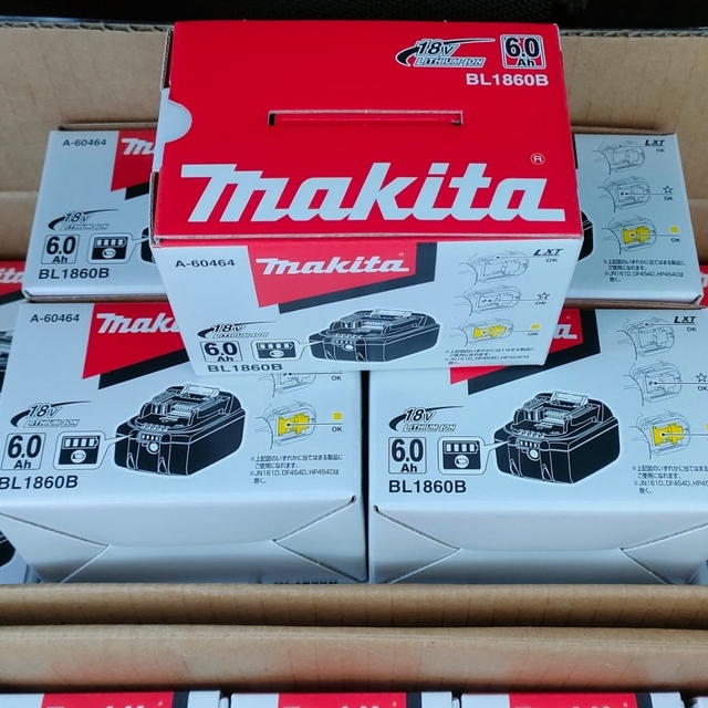 Makita(マキタ)の【新品】マキタ純正バッテリー BL1860B 25個SET 18V 6.0Ah 自動車/バイクの自動車/バイク その他(その他)の商品写真