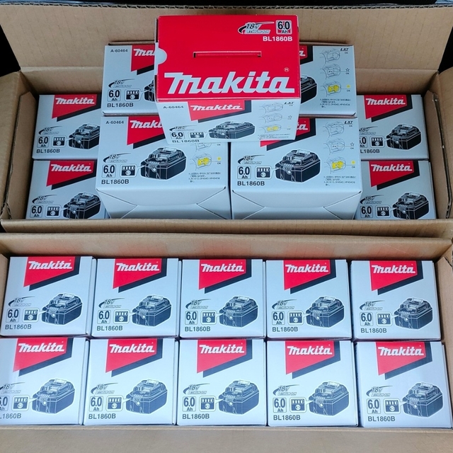 Makita(マキタ)の【新品】マキタ純正バッテリー BL1860B 25個SET 18V 6.0Ah 自動車/バイクの自動車/バイク その他(その他)の商品写真