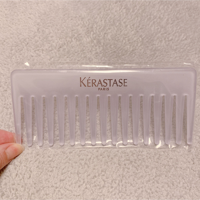 KERASTASE(ケラスターゼ)のケラスターゼ　コーム コスメ/美容のヘアケア/スタイリング(ヘアブラシ/クシ)の商品写真