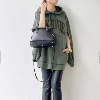 アパルトモンドゥーズィエムクラス(L'Appartement DEUXIEME CLASSE)の【REMI RELIEF/レミレリーフ】Cape Sweat Parka(パーカー)