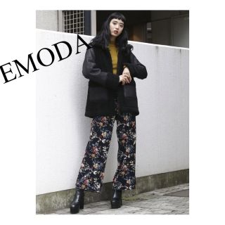 エモダ(EMODA)の美品　EMODA エモダ　パンツ　ワイドパンツ　ベロア　花柄　人気　完売(カジュアルパンツ)