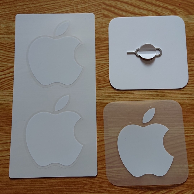 iPhone用 純正SIMピン Appleステッカー スマホ/家電/カメラのスマホ/家電/カメラ その他(その他)の商品写真