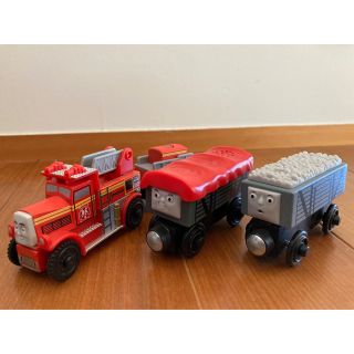 フィッシャープライス(Fisher-Price)の機関車トーマス　木製レール車両　6点セット(電車のおもちゃ/車)