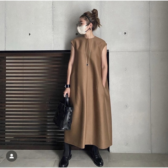 新品タグ付き】lohen フロントジップフォルムロングワンピース