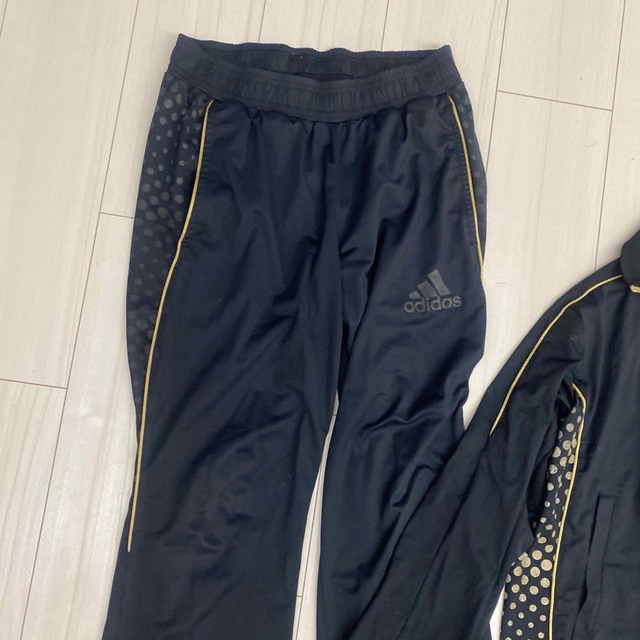 adidas ジャージセットアップ