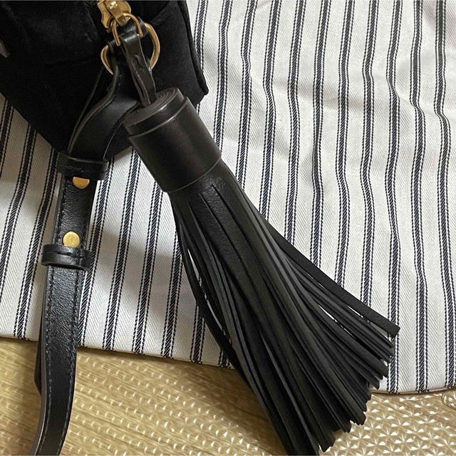 低反発 腰用 美品 アンヤハインドマーチ ショルダーバッグ 黒