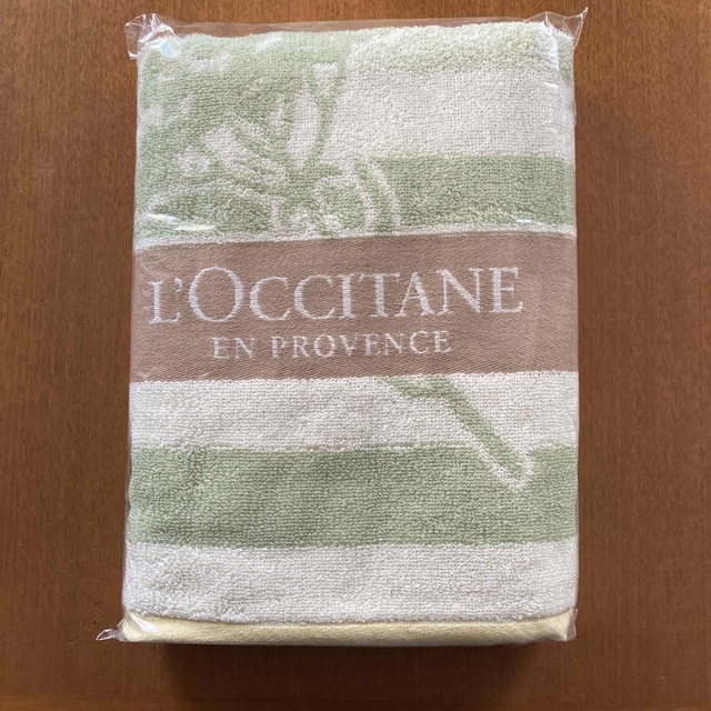 L'OCCITANE(ロクシタン)の【新品・未使用】ロクシタン バスタオル インテリア/住まい/日用品の日用品/生活雑貨/旅行(タオル/バス用品)の商品写真