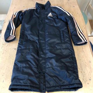 アディダス(adidas)のベンチコート(ジャケット/上着)