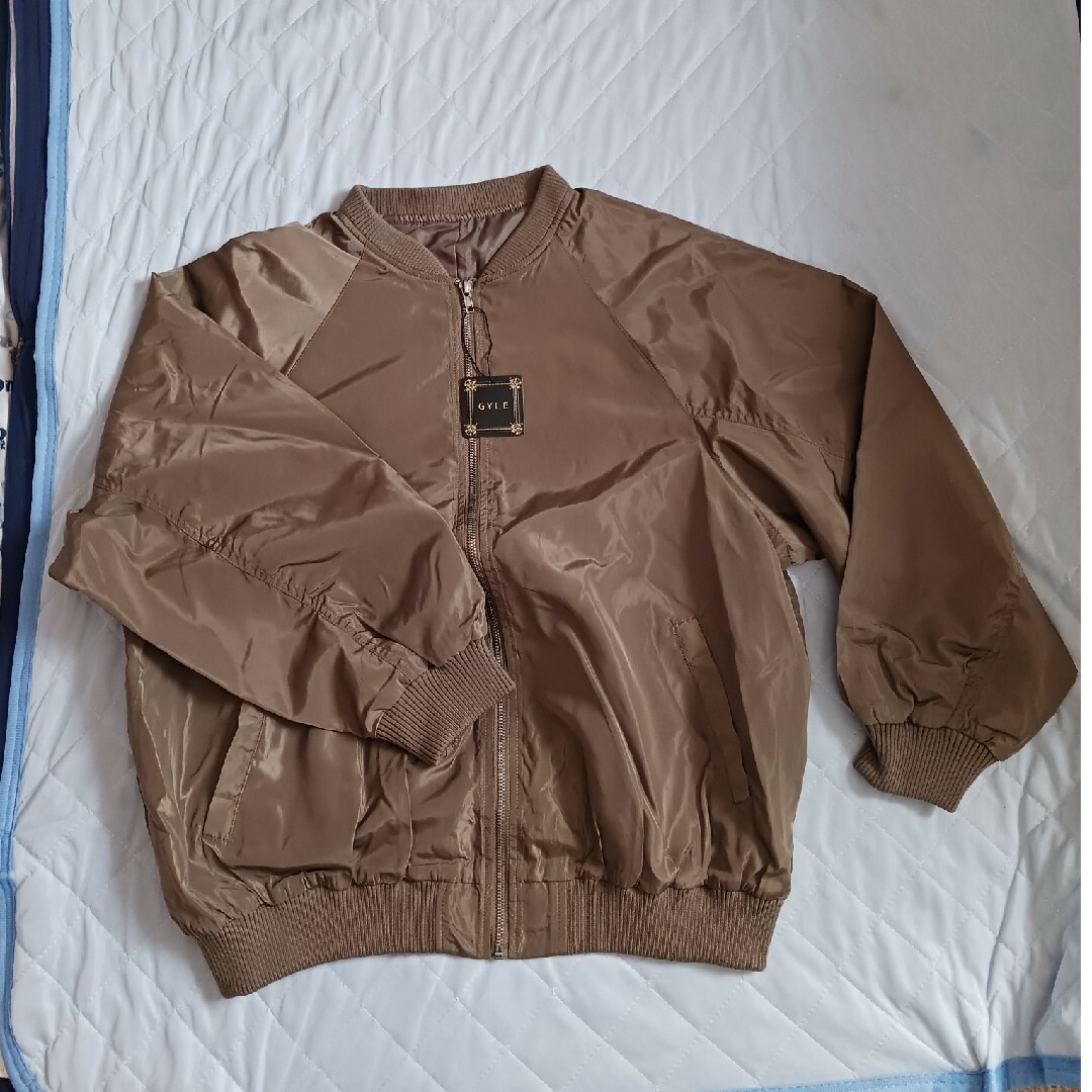 reca      MA-1  カーキ  Mサイズ レディースのジャケット/アウター(ブルゾン)の商品写真