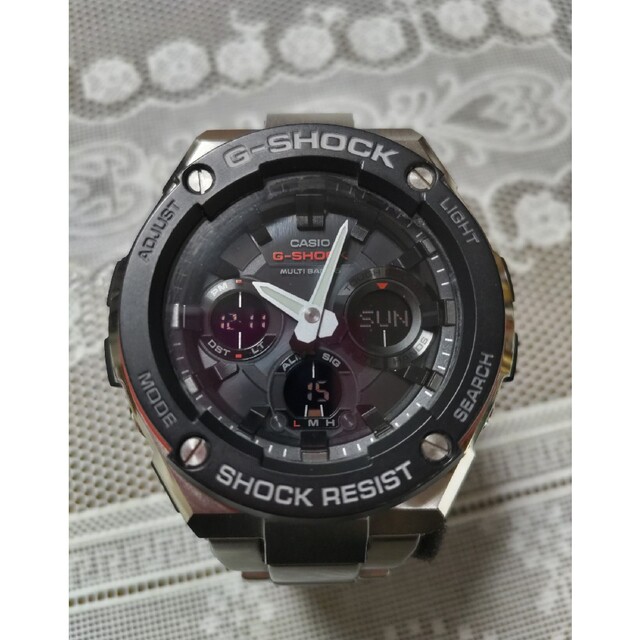 G-SHOCK(ジーショック)のメンズ時計　G-SHOCK GST-w100D-1A4ER 電波ソーラー メンズの時計(腕時計(アナログ))の商品写真