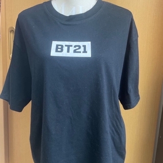 ビーティーイシビル(BT21)のBT21xしまむらコラボ ロゴマーク Tシャツ(Tシャツ/カットソー(半袖/袖なし))