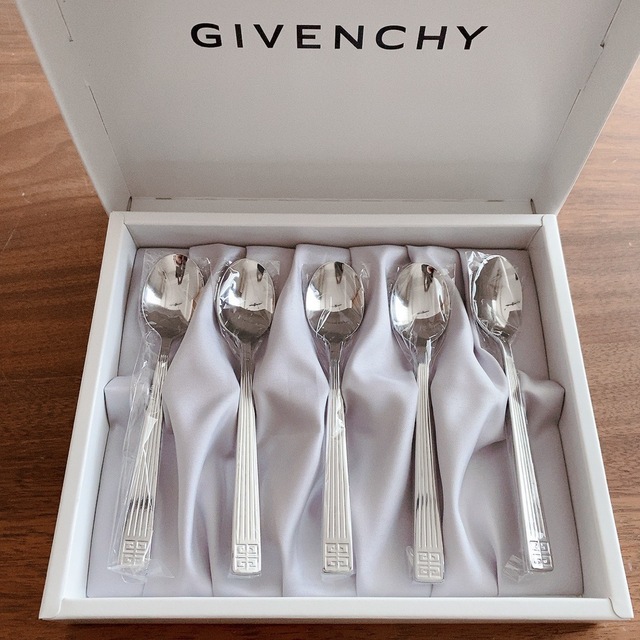 GIVENCHY(ジバンシィ)の新品　GIVENCHY スプーン　5本　セット　カトラリー インテリア/住まい/日用品のキッチン/食器(カトラリー/箸)の商品写真