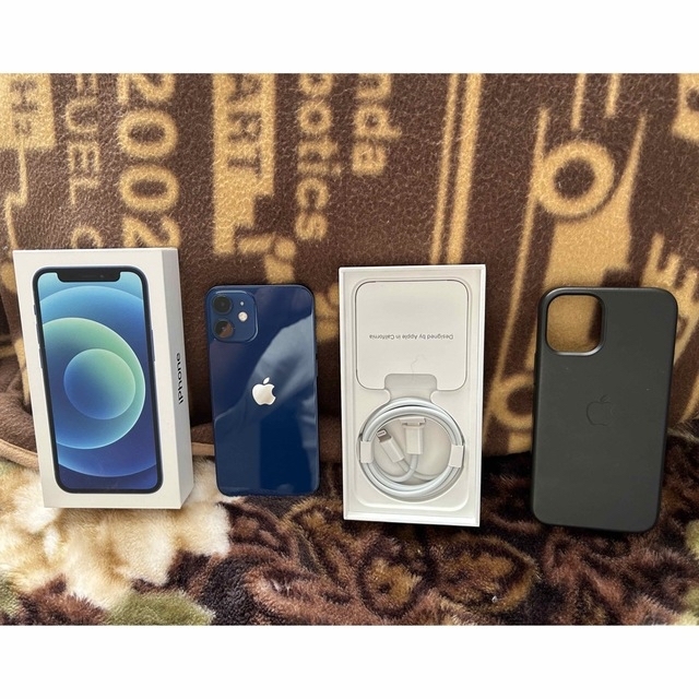 iPhone(アイフォーン)のiPhone12mini 純正レザーケース 256GB ブルー MGDV3J/A スマホ/家電/カメラのスマートフォン/携帯電話(スマートフォン本体)の商品写真