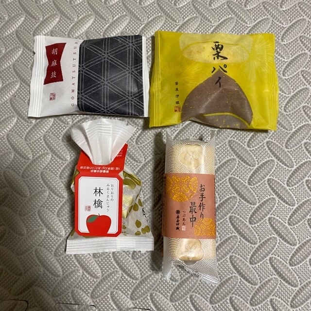 タイガさま専用【笹谷伊織】【梅林堂】お菓子4個、アクリルタワシりんご4個 | フリマアプリ ラクマ