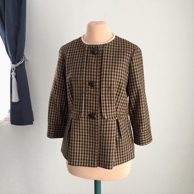 TALBOTS(タルボット)の新品未使用★TALBOTS★ブリティッシュチェックのノーカラージャケット レディースのジャケット/アウター(ノーカラージャケット)の商品写真