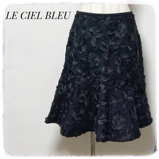 ルシェルブルー(LE CIEL BLEU)のLECIELBLEUルシェルブルー✨スカートフレア刺繍花柄レース黒M L(ひざ丈スカート)