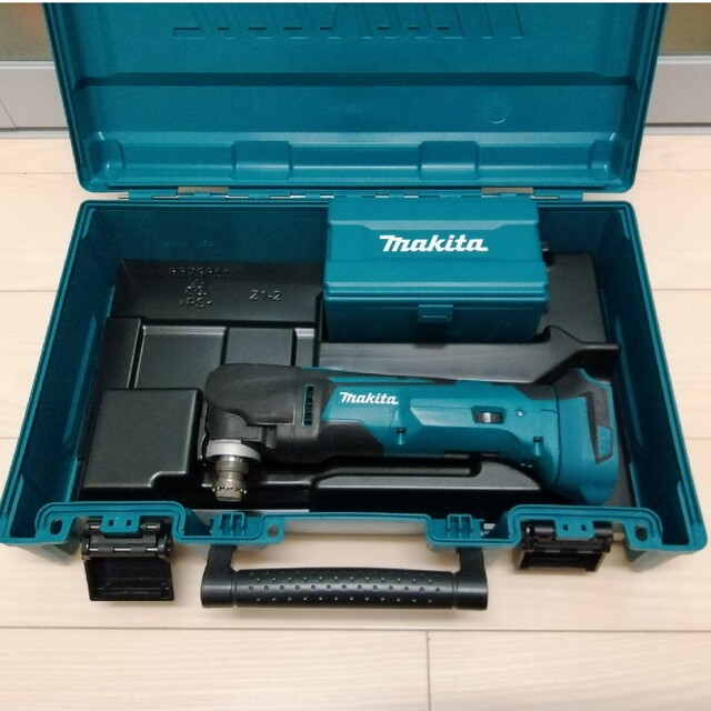 Makita(マキタ)のマキタ マルチツール MT51(ケース、ブレード付) インテリア/住まい/日用品のインテリア/住まい/日用品 その他(その他)の商品写真