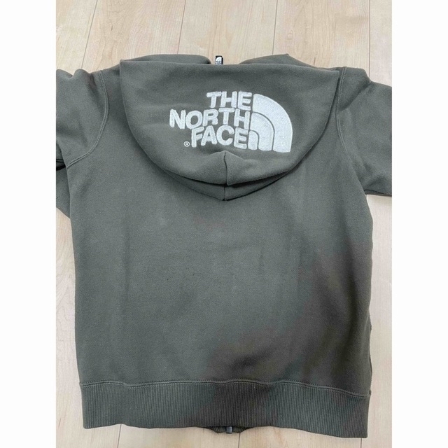 THE NORTH FACE(ザノースフェイス)のTHE NORTH FACE ノースフェイス　パーカー　140cm キッズ/ベビー/マタニティのキッズ服男の子用(90cm~)(ジャケット/上着)の商品写真