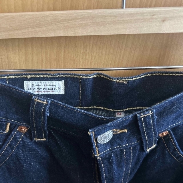 Levi's(リーバイス)の[LEVI’S]リーバイス　デニム　スリット　スカート レディースのスカート(ひざ丈スカート)の商品写真