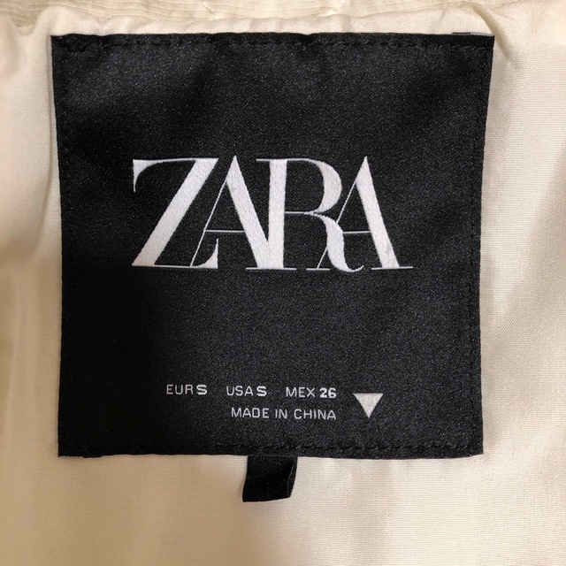 ZARA(ザラ)のZARA ショート丈キルティングジャケット レディースのジャケット/アウター(ブルゾン)の商品写真