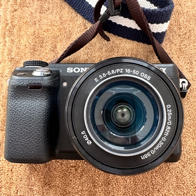 SONY(ソニー)のSONY NEX-6Y カメラバッグ付き スマホ/家電/カメラのカメラ(ミラーレス一眼)の商品写真